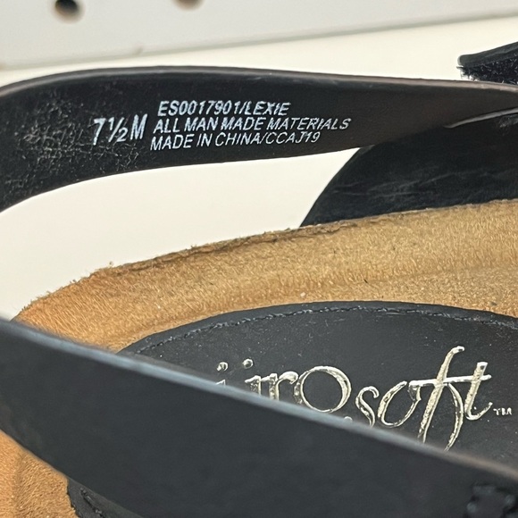 Eurosoft by Sofft Women's Gianetta Flat Sandal - Black - Picture 7 of 16